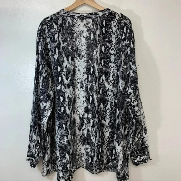 Calvin Klein Linen Blouse Top Woman 2X Snake Print Buttons Black White - Picture 5 of 12